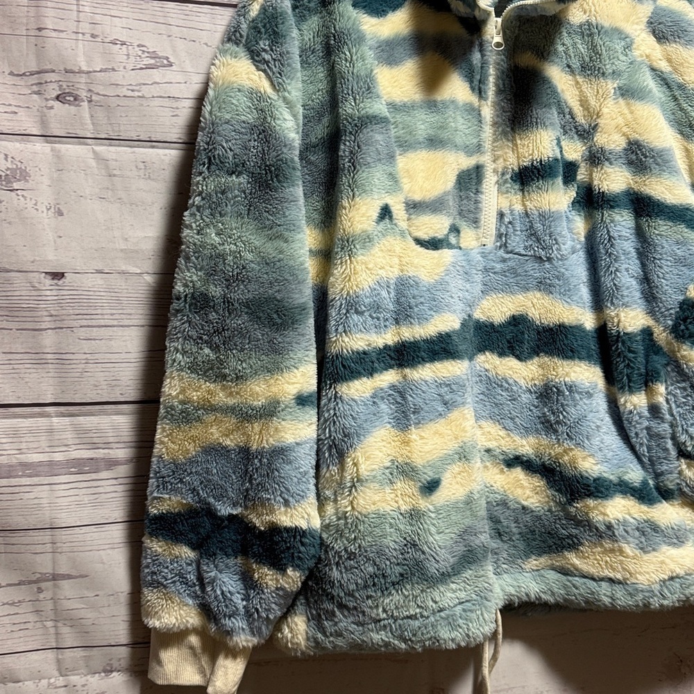 Mountain and isles sherpa Pullover - Picture 2 of 5